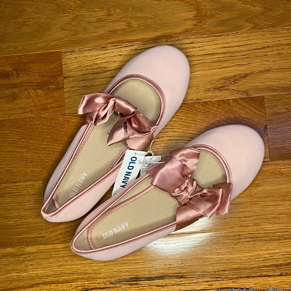 Closed toe sandals